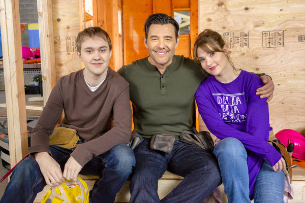 Connor Stanhope: Bio, Age & Life of the Rising Actor